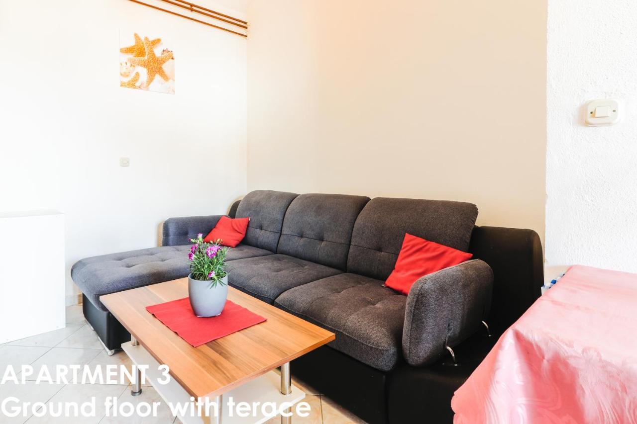 Beautiful Sea View Apartments - Niko Ceko เวอร์ซาร์ ภายนอก รูปภาพ