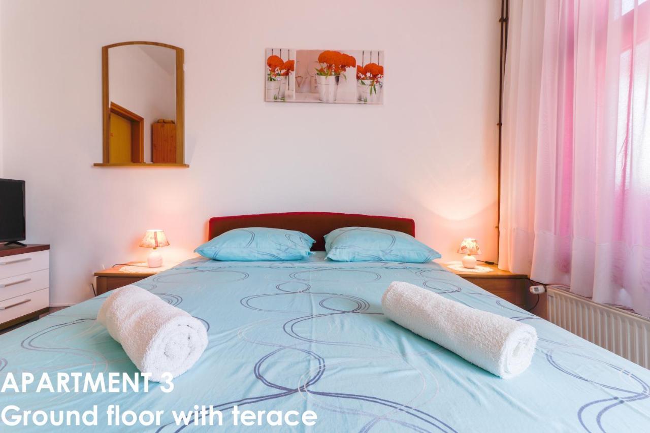 Beautiful Sea View Apartments - Niko Ceko เวอร์ซาร์ ภายนอก รูปภาพ